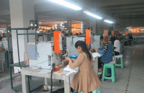 加班12小时月入1600，为何不辞职？揭开产业工人的生存密码